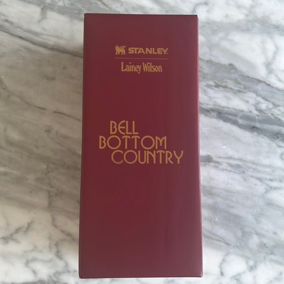 Brand New in Box Stanley x Lainey Wilson “bell bottom country”. - Picture 1 of 2